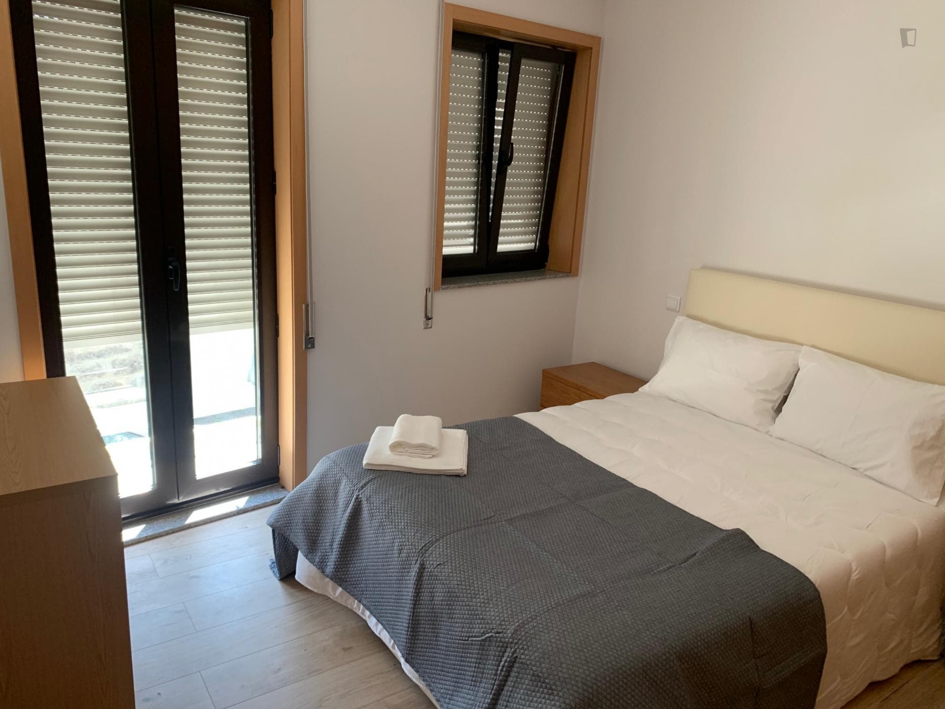 Nice double bedroom with a balcony, in Bonfim photo 1