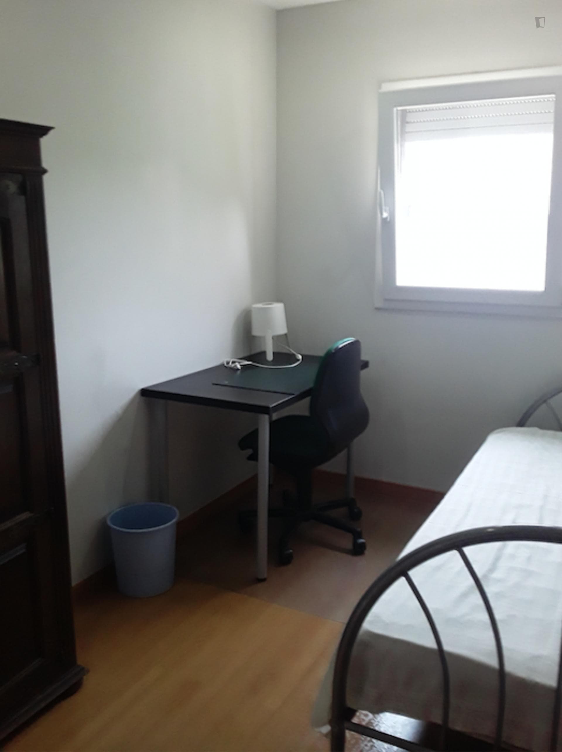 Comfy single bedroom close to Instituto Superior de Engenharia de Coimbra photo 1