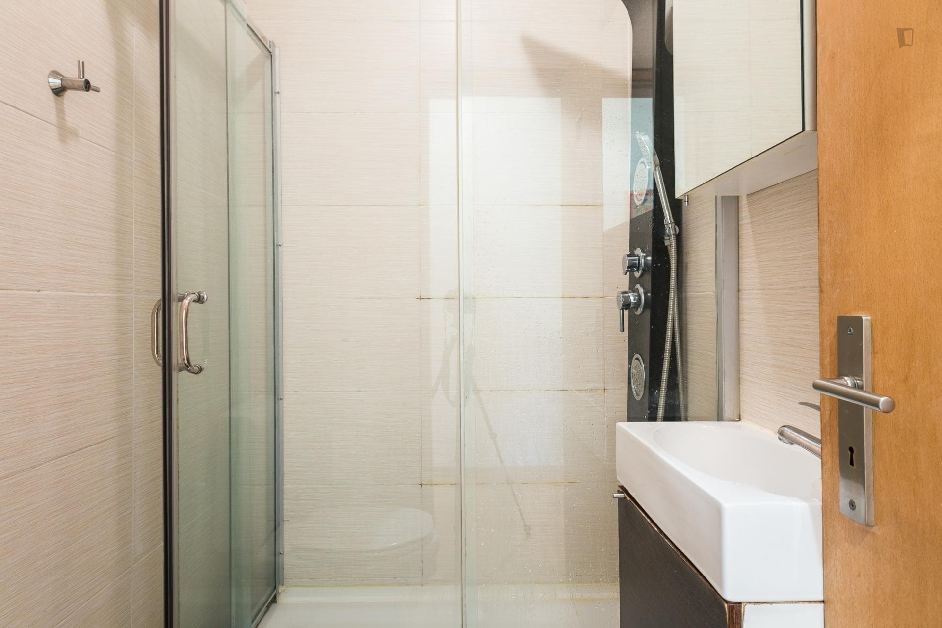 Fantastic Double Bedroom, With Balcony, Close to Alameda photo 1