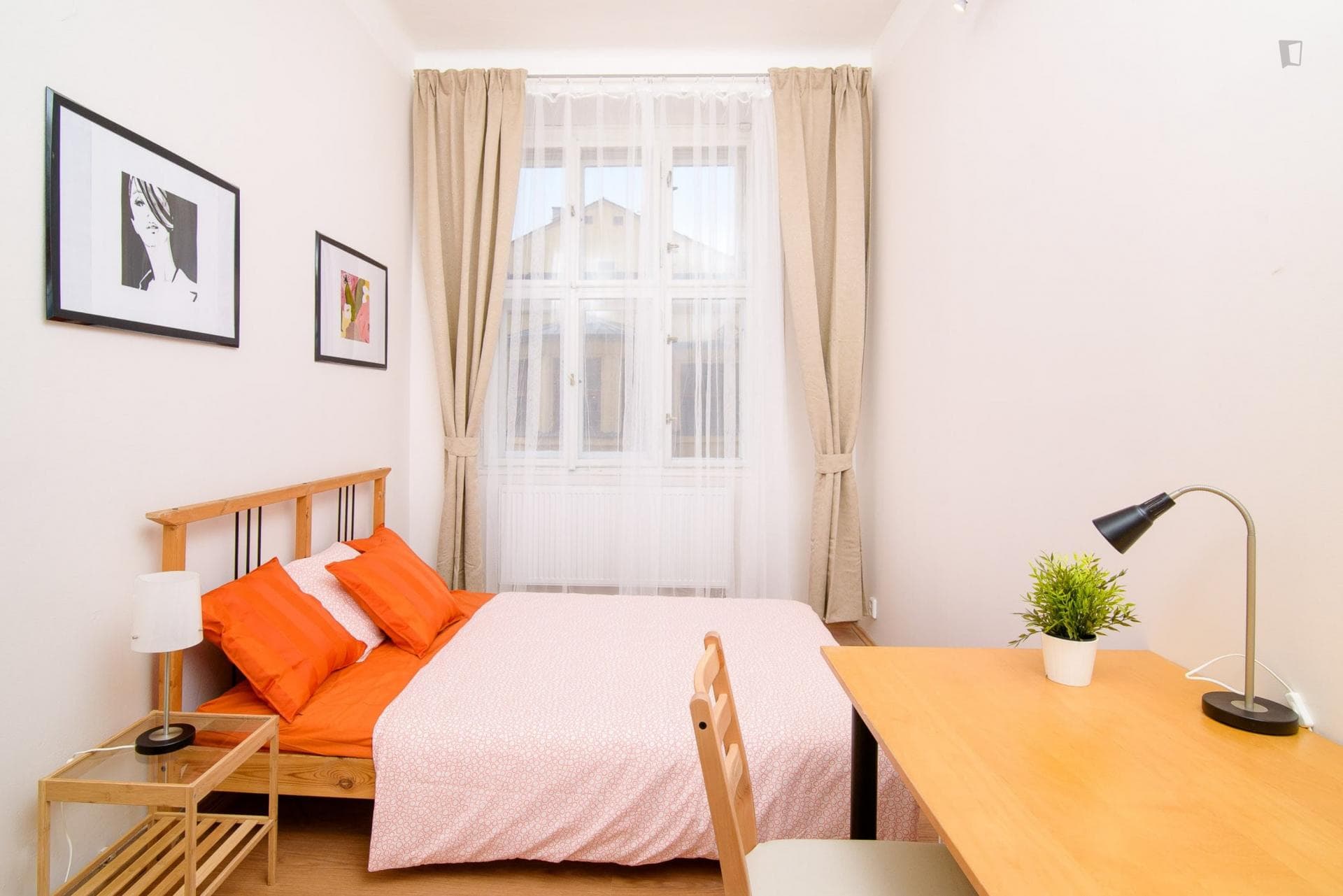 Colourful double bedroom in Karlín photo 1