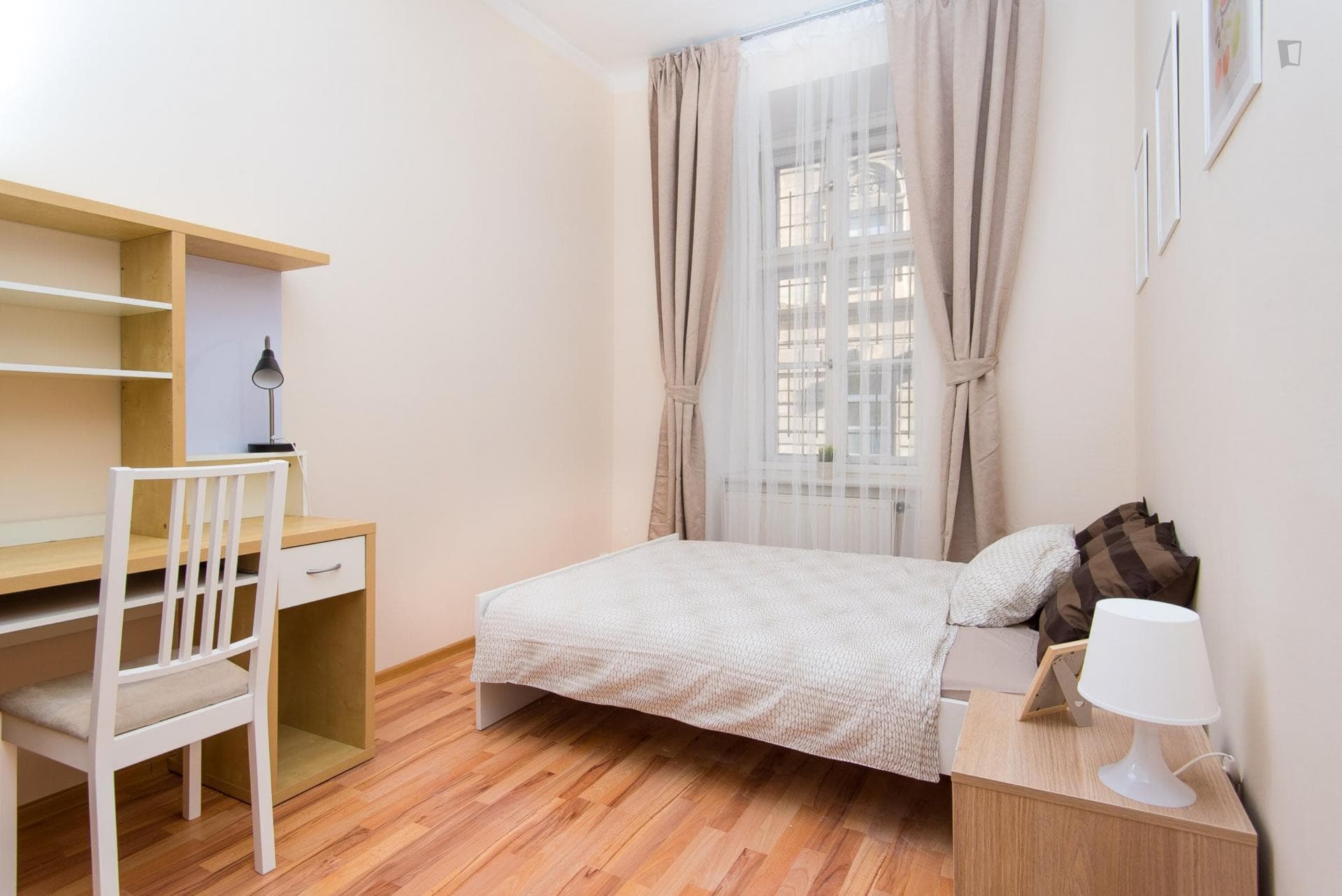 Nice double bedroom near the Anděl metro photo 1