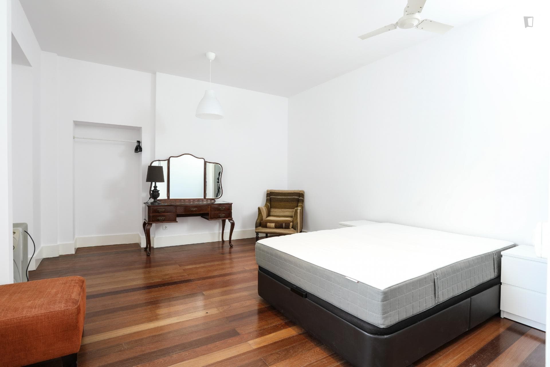 Lovely apartment near Avenida metro station photo 1