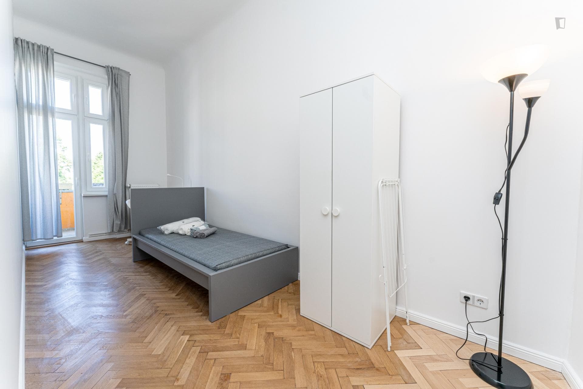 Comfy single bedroom with a balcony, in Neukölln photo 1
