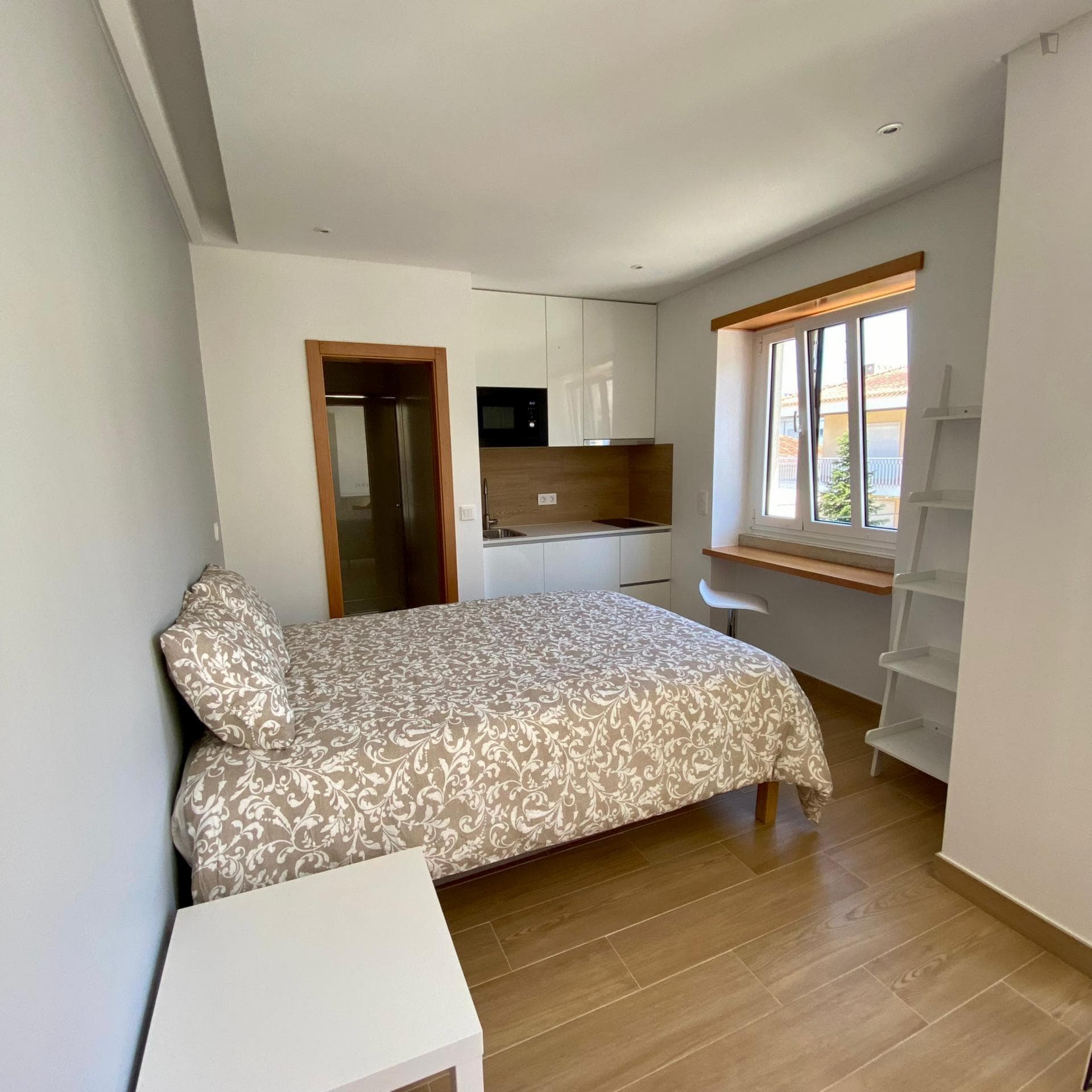 Enjoyable studio in a residence in Celas photo 1