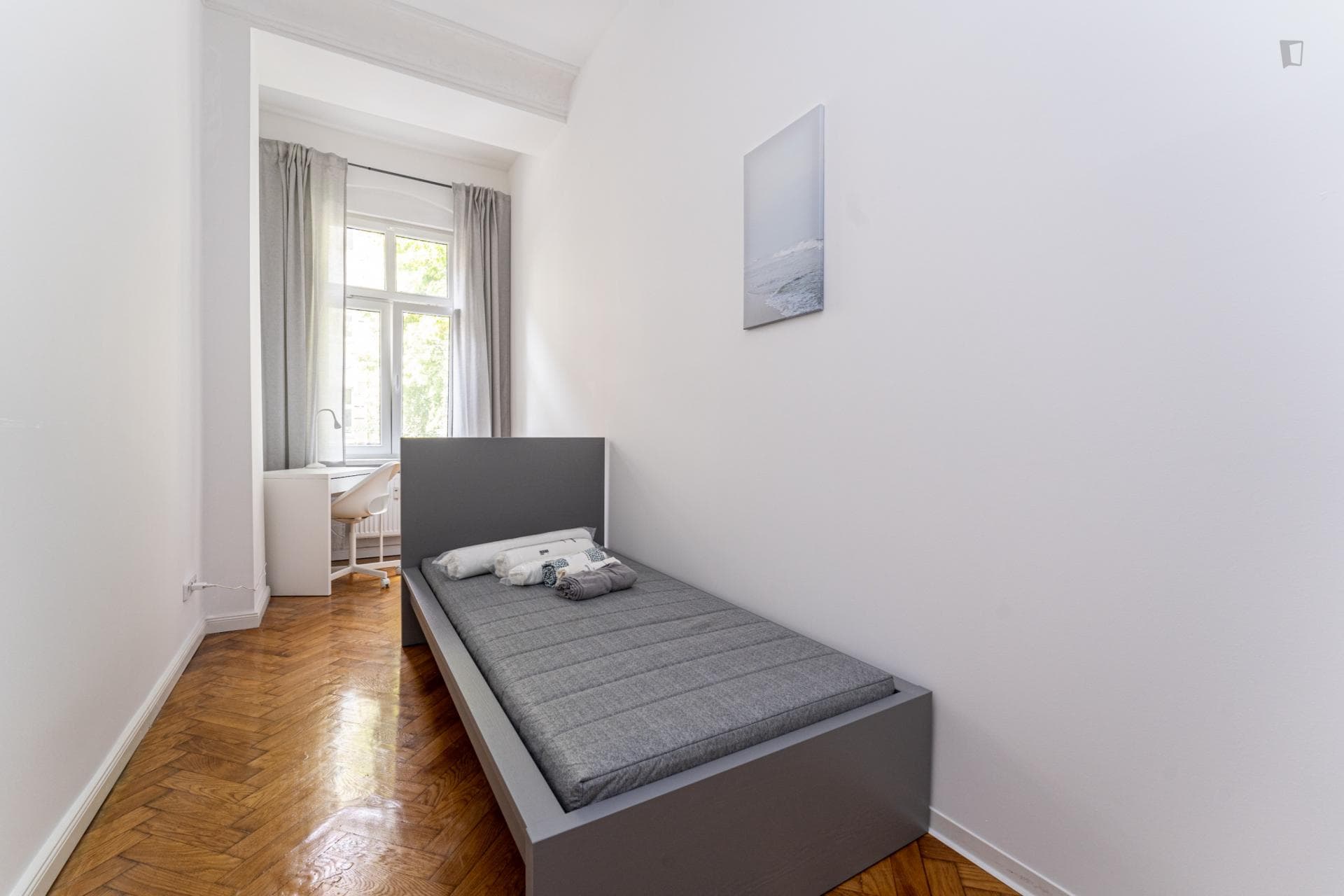 Cool single bedroom in a 5-bedroom apartment near Warschauer Straße transport station photo 1