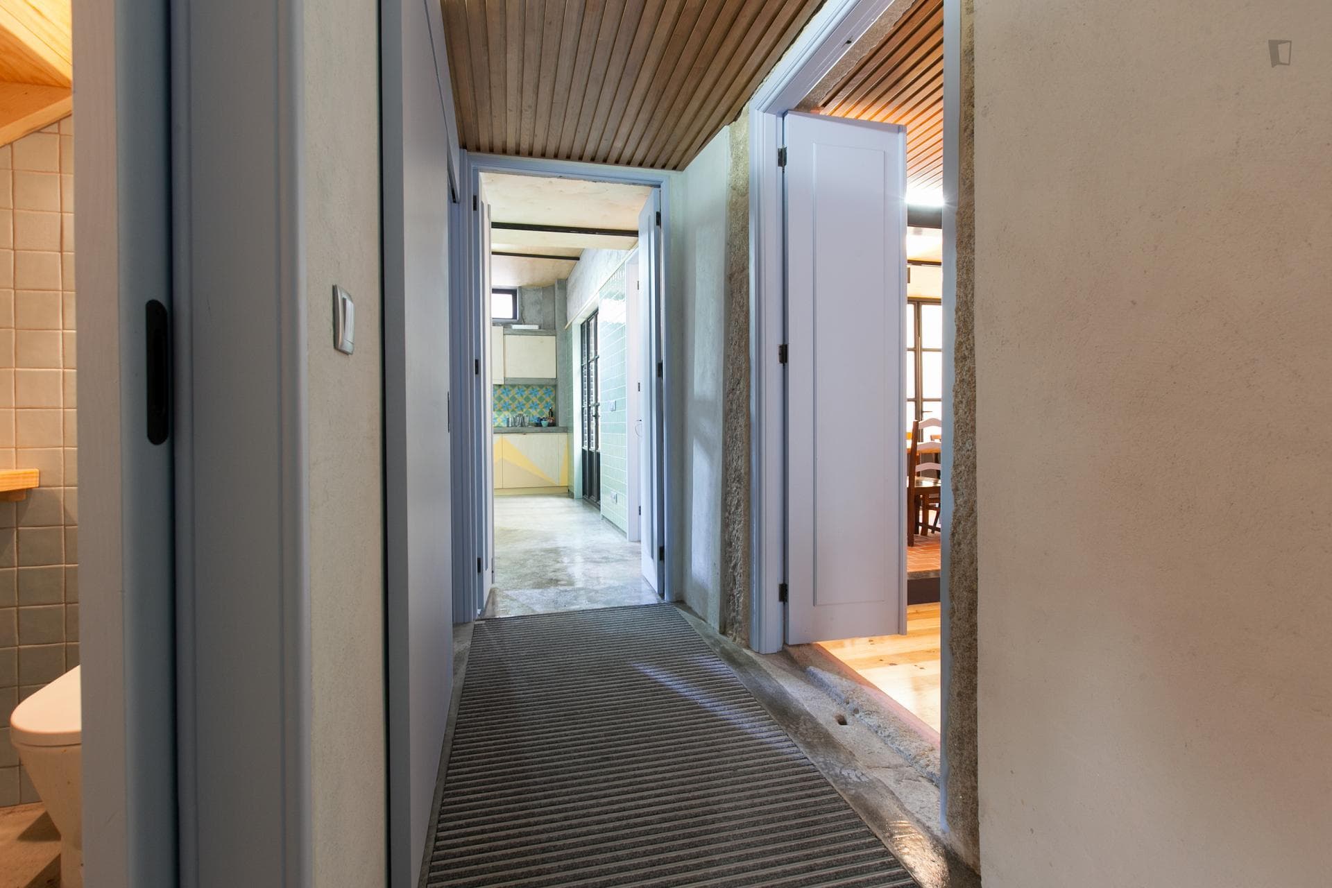 Snug and cosy single ensuite bedroom in residence, in Paranhos photo 1