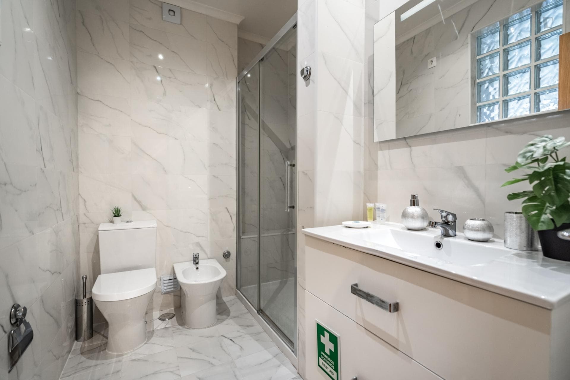 Tasteful 2-bedroom flat in Penha de França photo 1