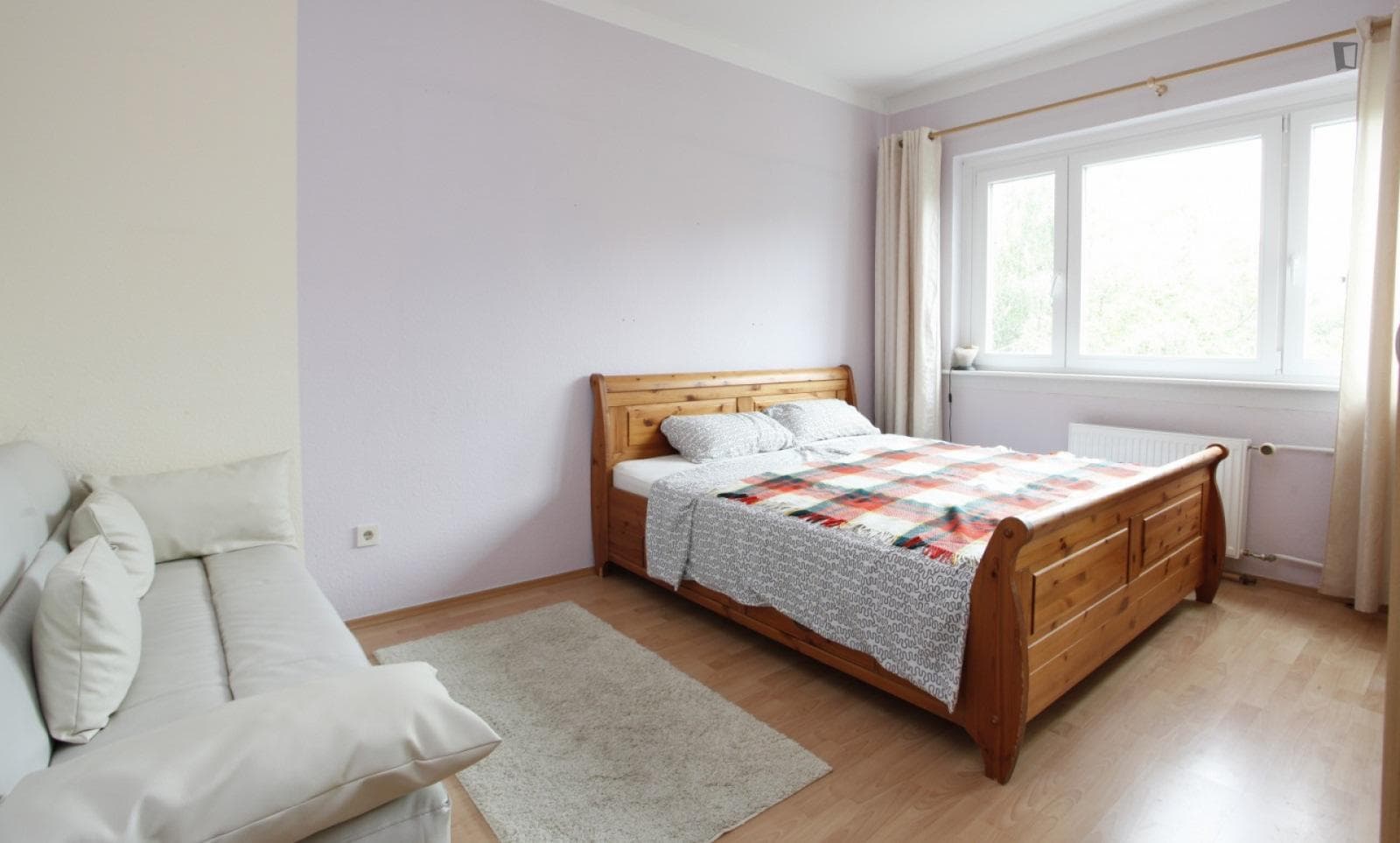 Inviting double bedroom in a 4-bedroom apartment, in the Reinickendorf neighbourhood photo 1