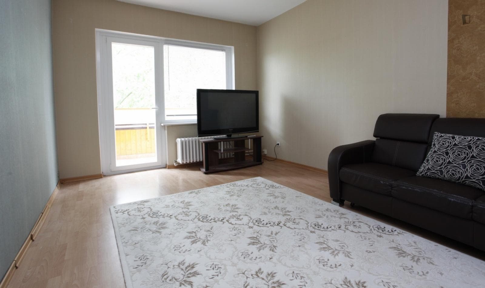 Cosy double bedroom in a 4-bedroom flat, close to the U Otisstr. (Berlin) metro station photo 1