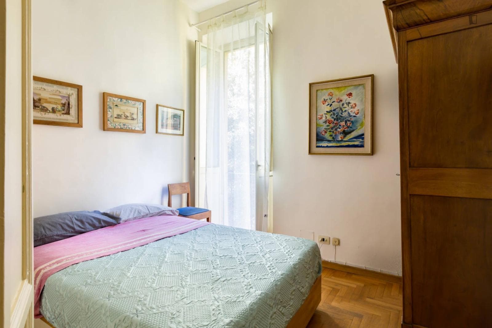 Lovely double bedroom photo 1