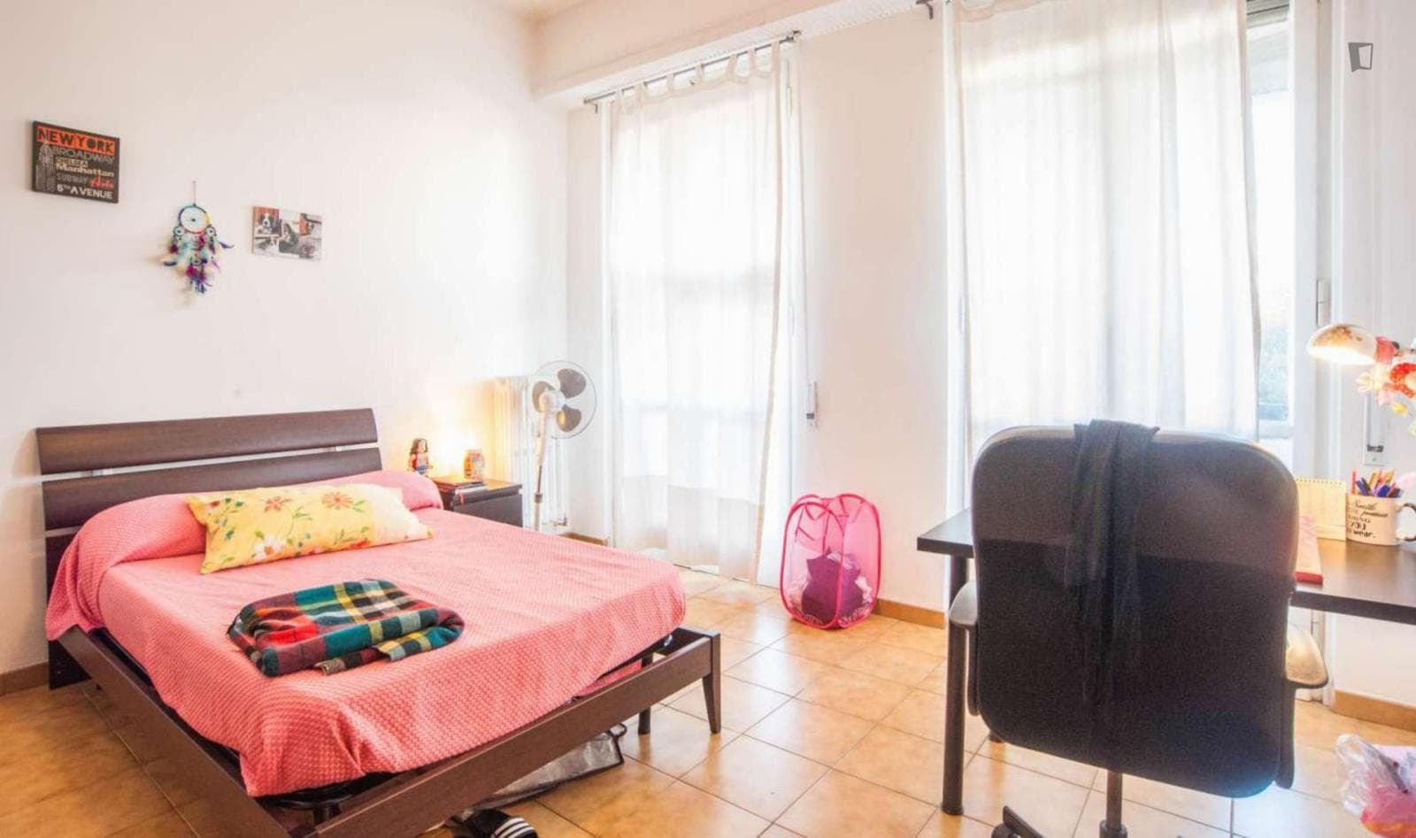 Nice double bedroom near Giulio Agricola metro station photo 1