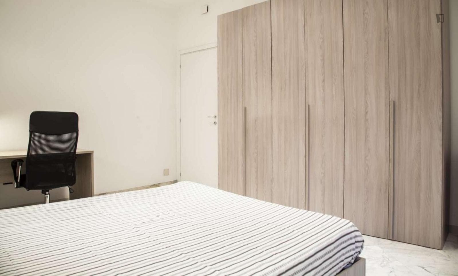 Double bedroom with balcony near Appiano train station photo 1