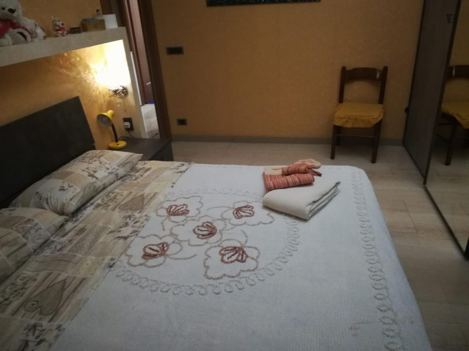 Fantastic double bedroom in a 4-room flat photo 1