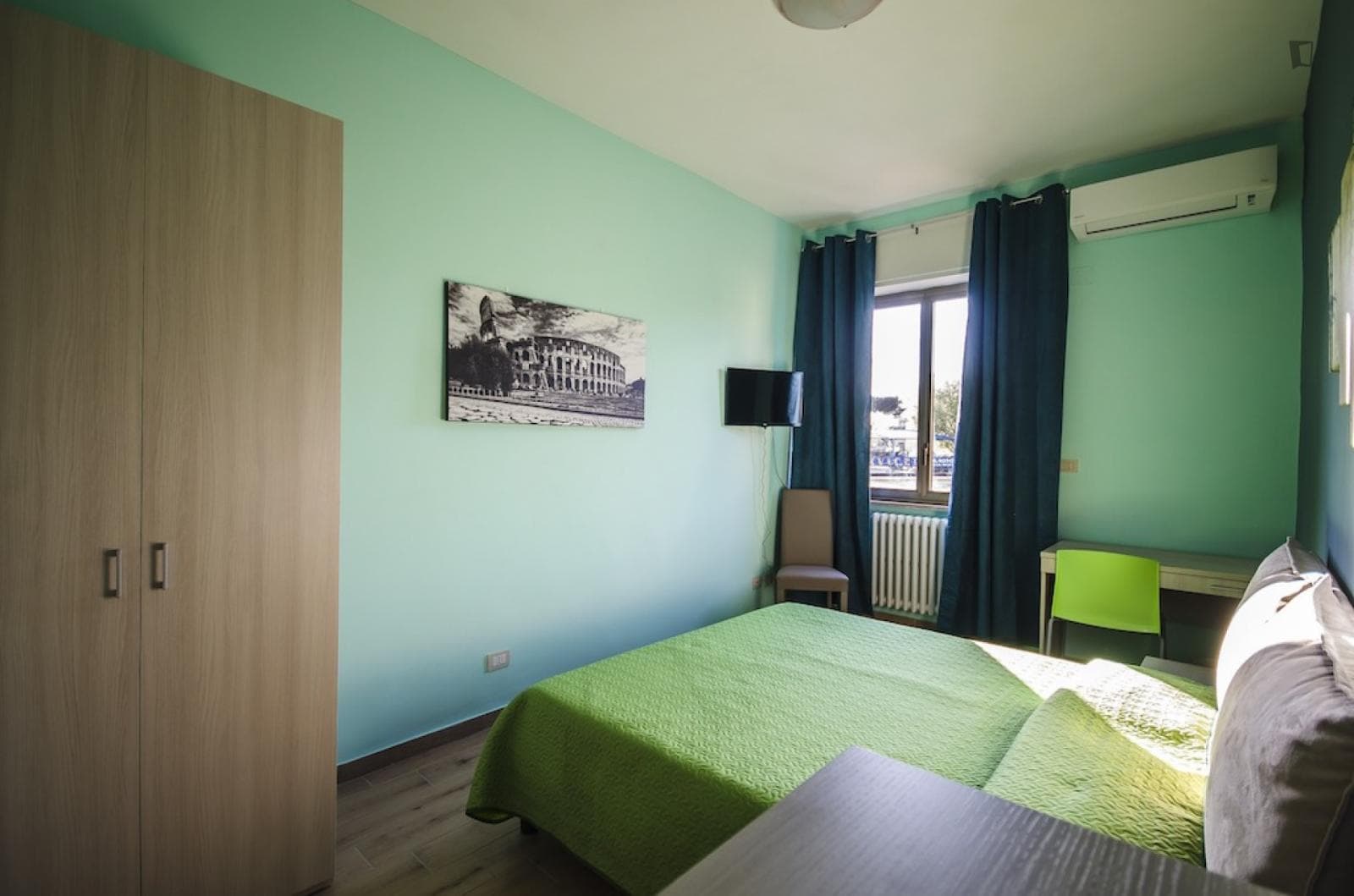 Double bedroom in a 3-bedroom apartment near Rebibbia metro station photo 1
