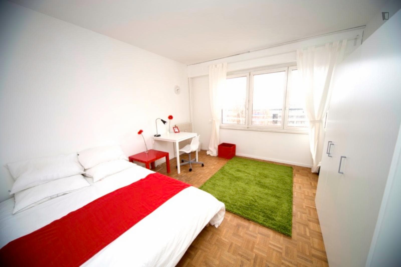 Spacious and warm room - 16m² - ST6 photo 1