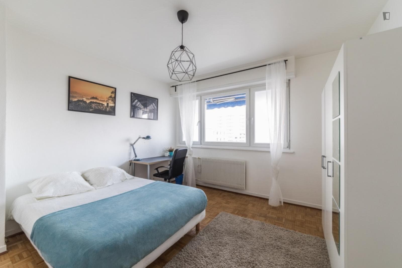 Large bright room - 16m² - ST53 photo 1