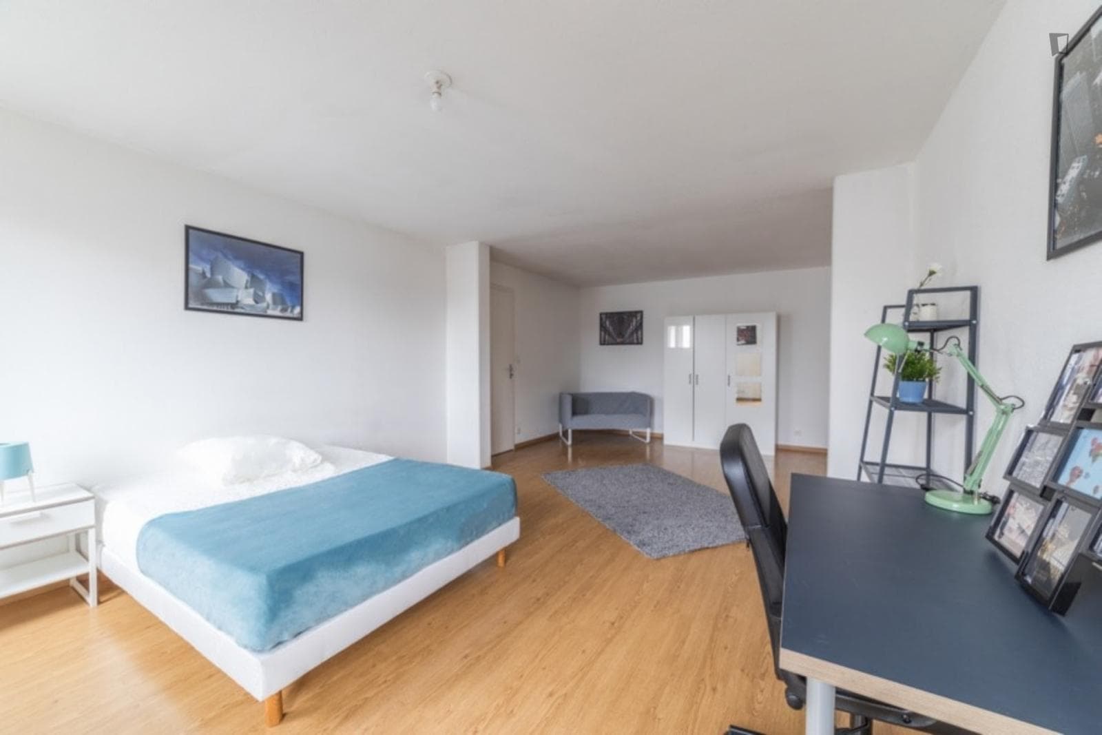 Spacious luminous room - 23m² - ST61 photo 1
