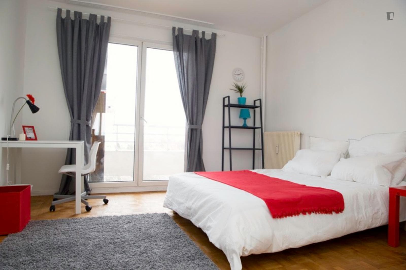 Quiet and welcoming room - 16m² - ST8 photo 1
