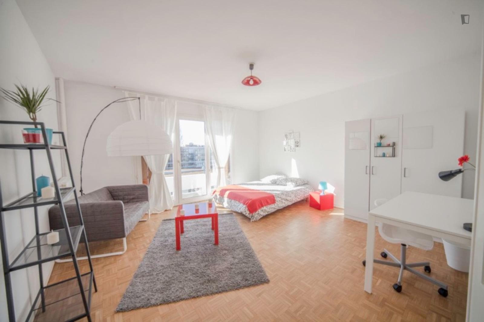 Spacious luminous room - 21m² - ST9 photo 1