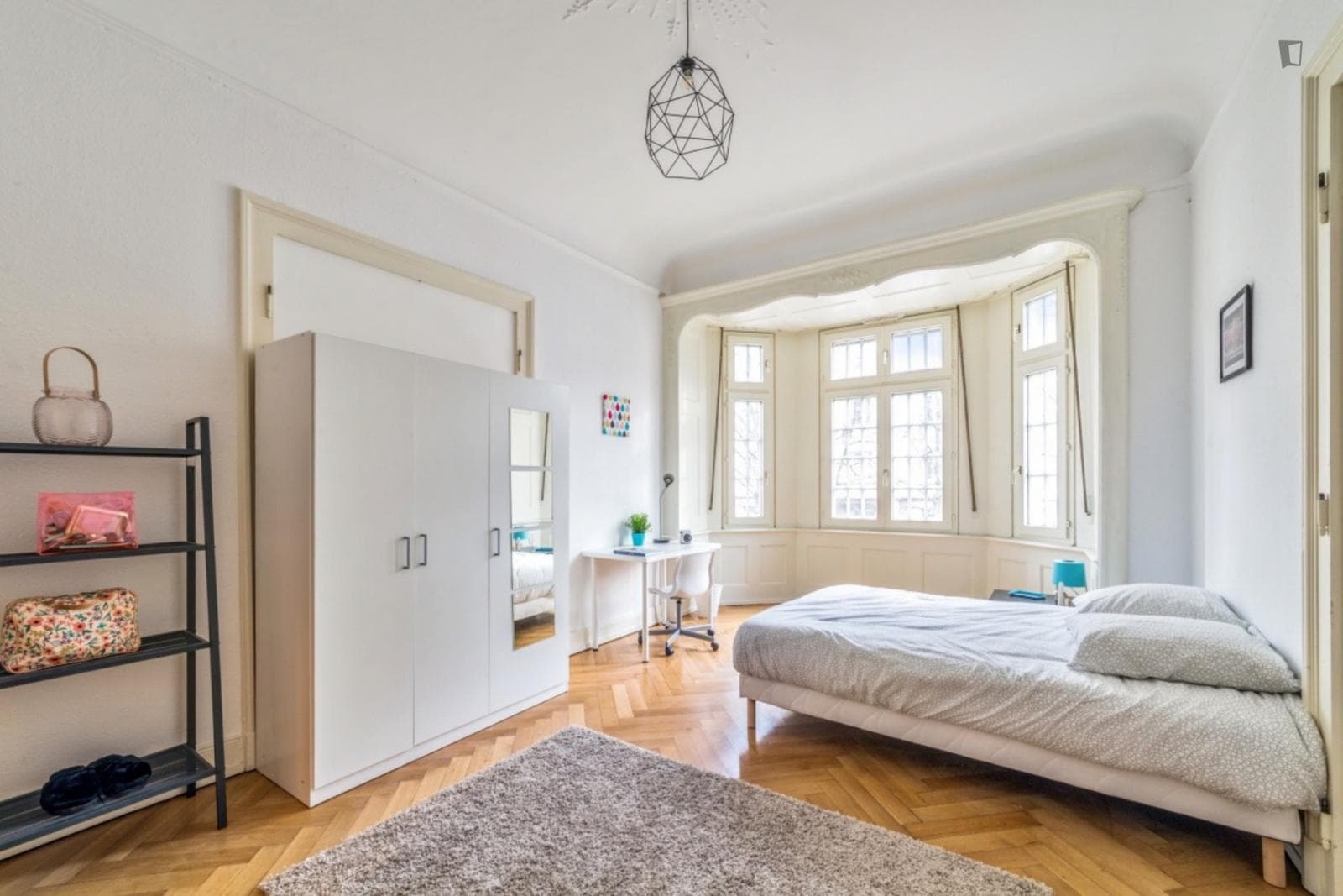 Large bright room - 20m² - ST30 photo 1