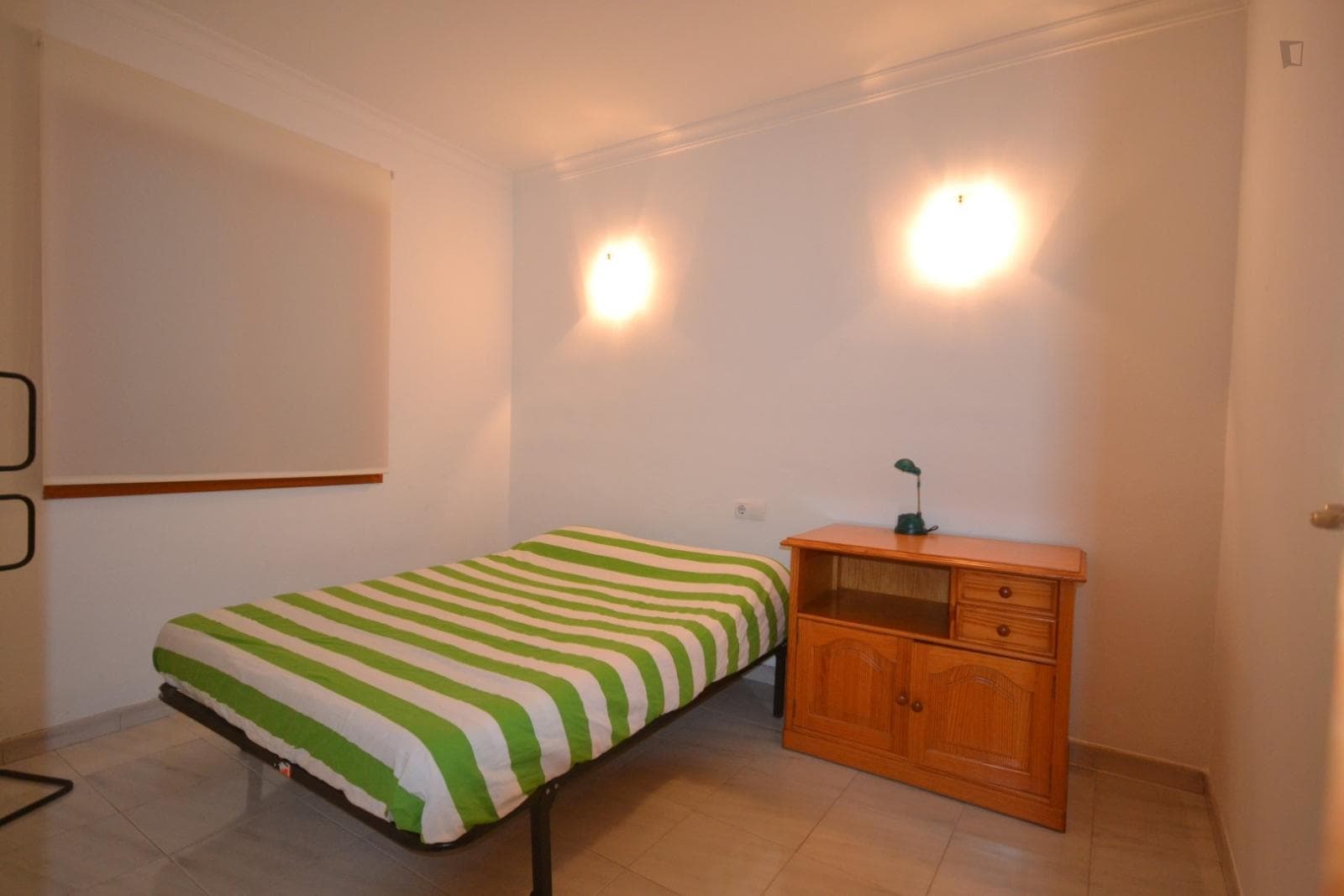 Alluring double bedroom in Pere Garau neighbourhood photo 1