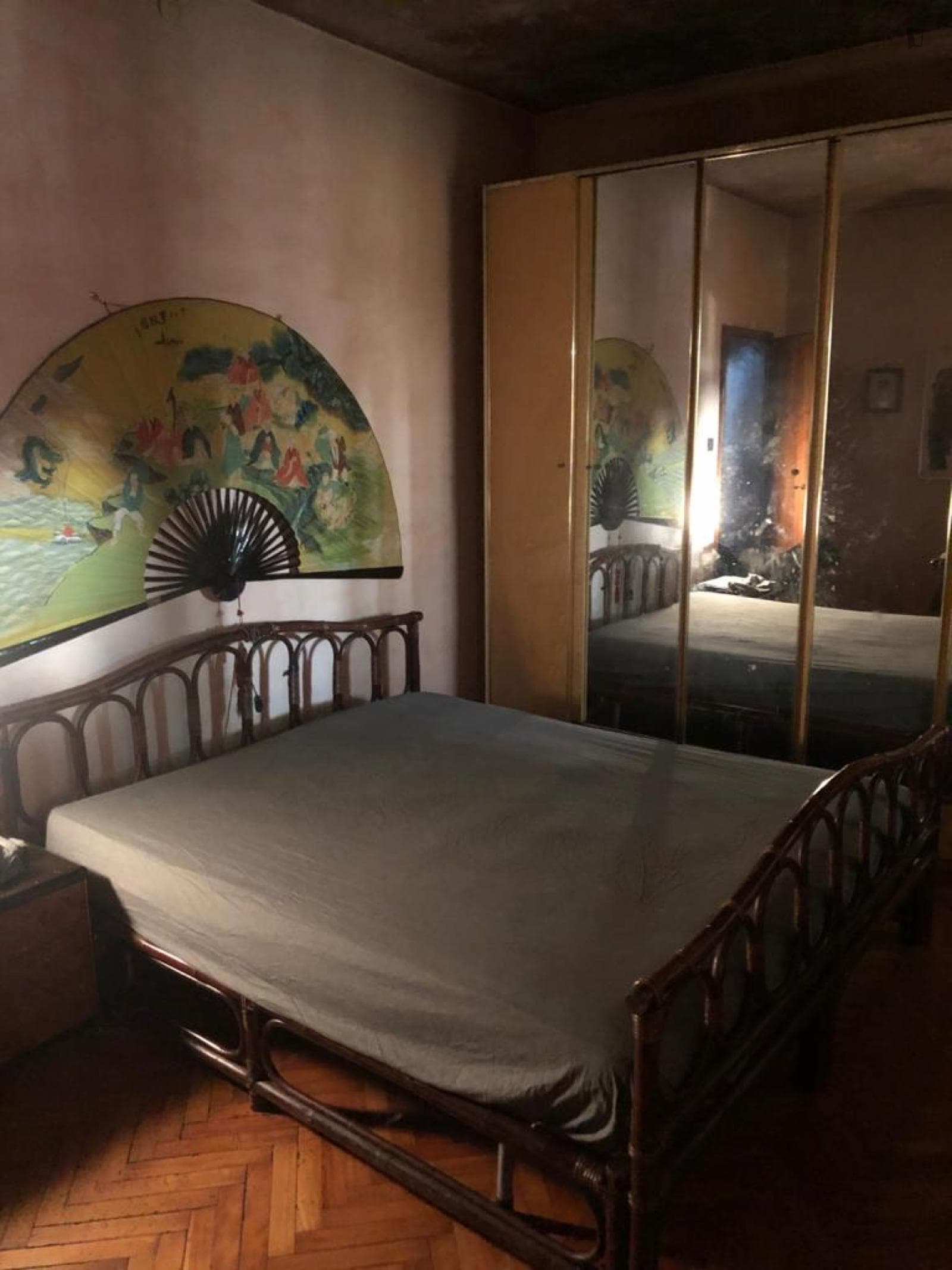 Big Double Bedroom near train station photo 1