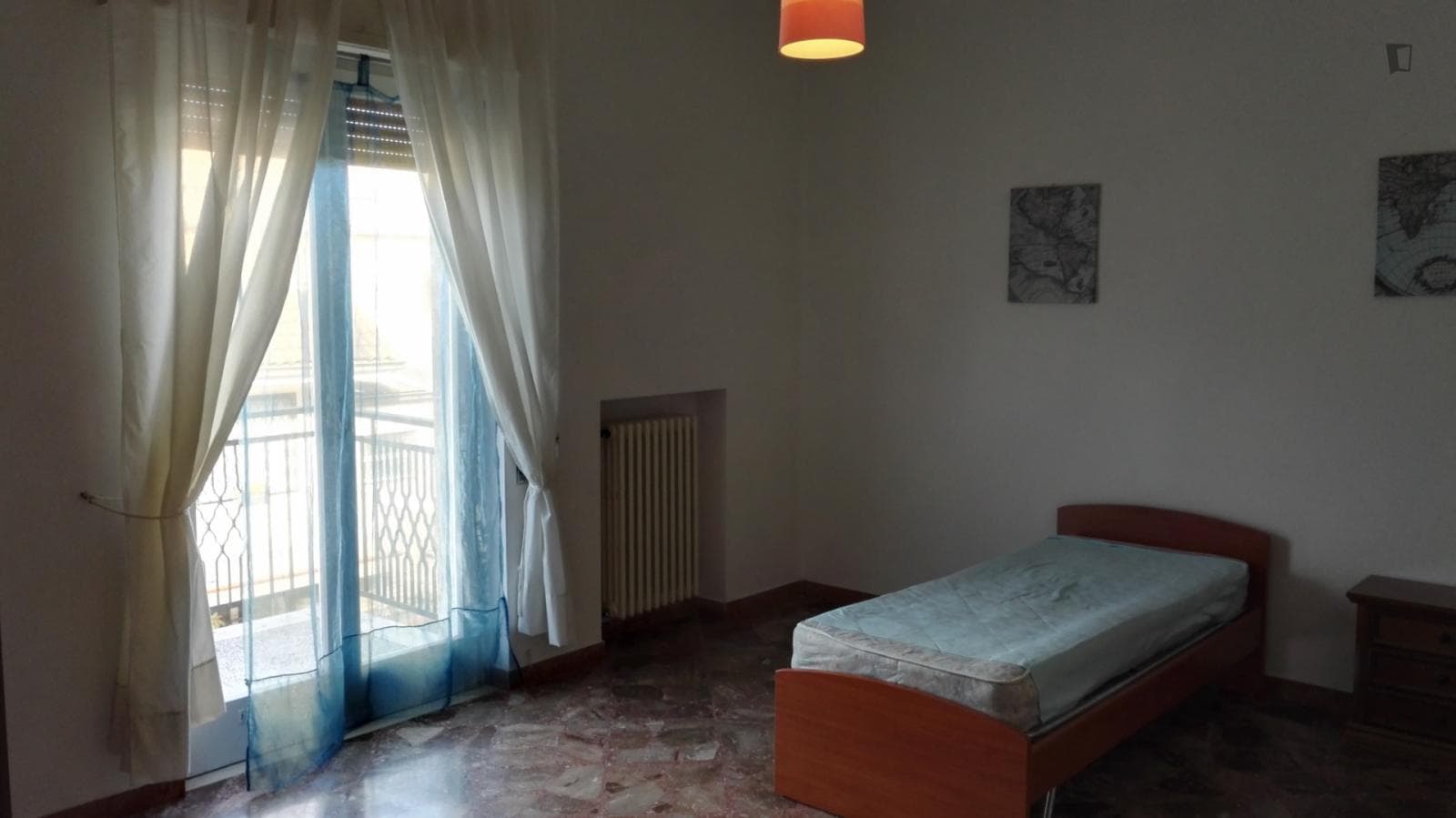 Comfy single bedroom in Carbonara di Bari photo 1