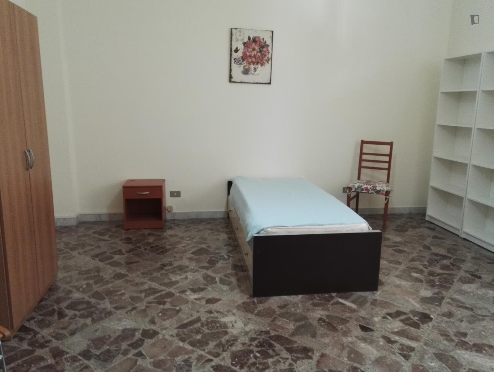 Bright spacious single bedroom in Carbonara di Bari photo 1