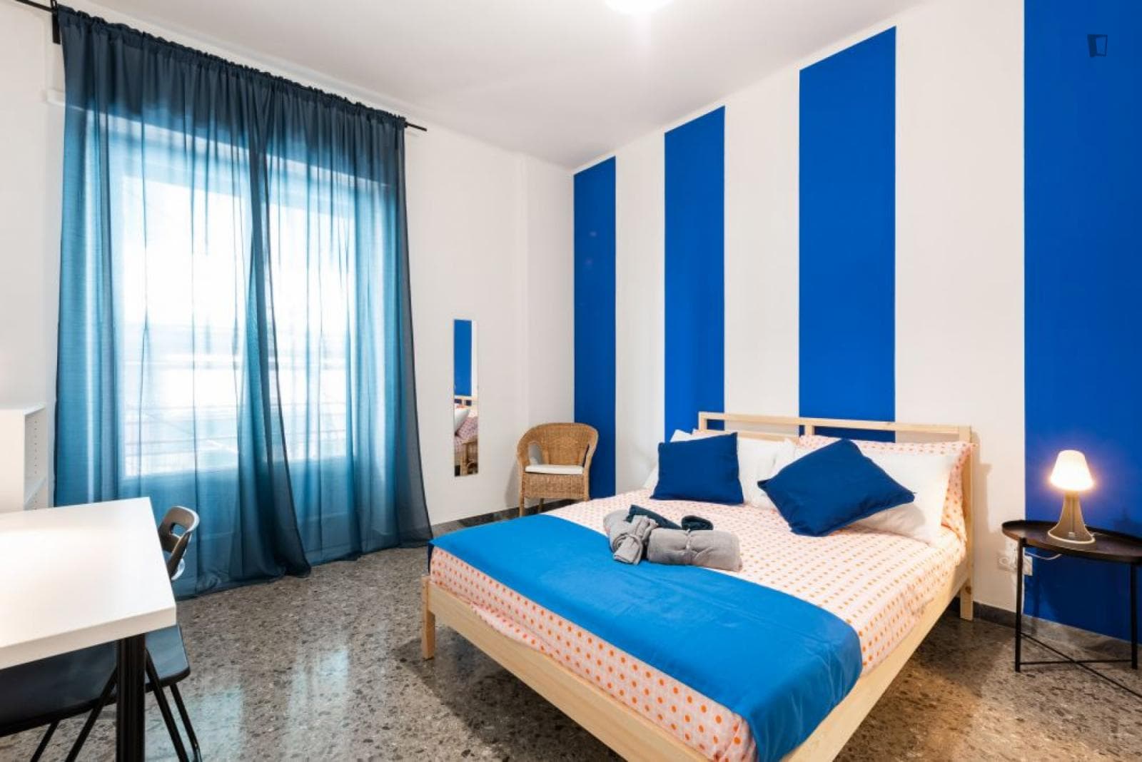 Cool double bedroom in a 4-bedroom apartment near Bari F. Crispi metro station photo 1
