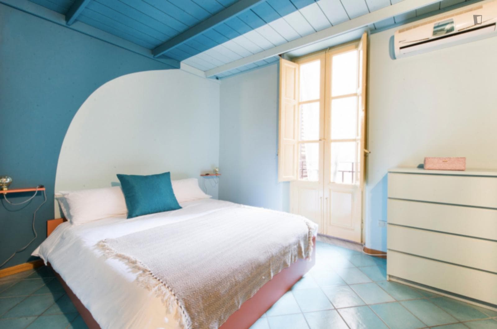 Charming 1-Bedroom loft in the centre of Palermo photo 1