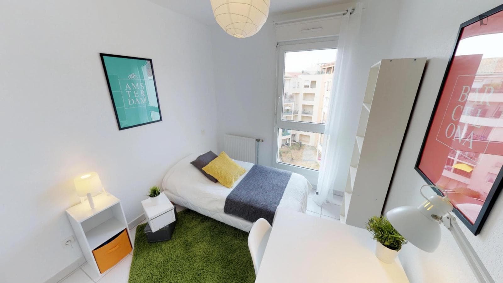 Dashing single bedroom in Aiguerelles photo 1