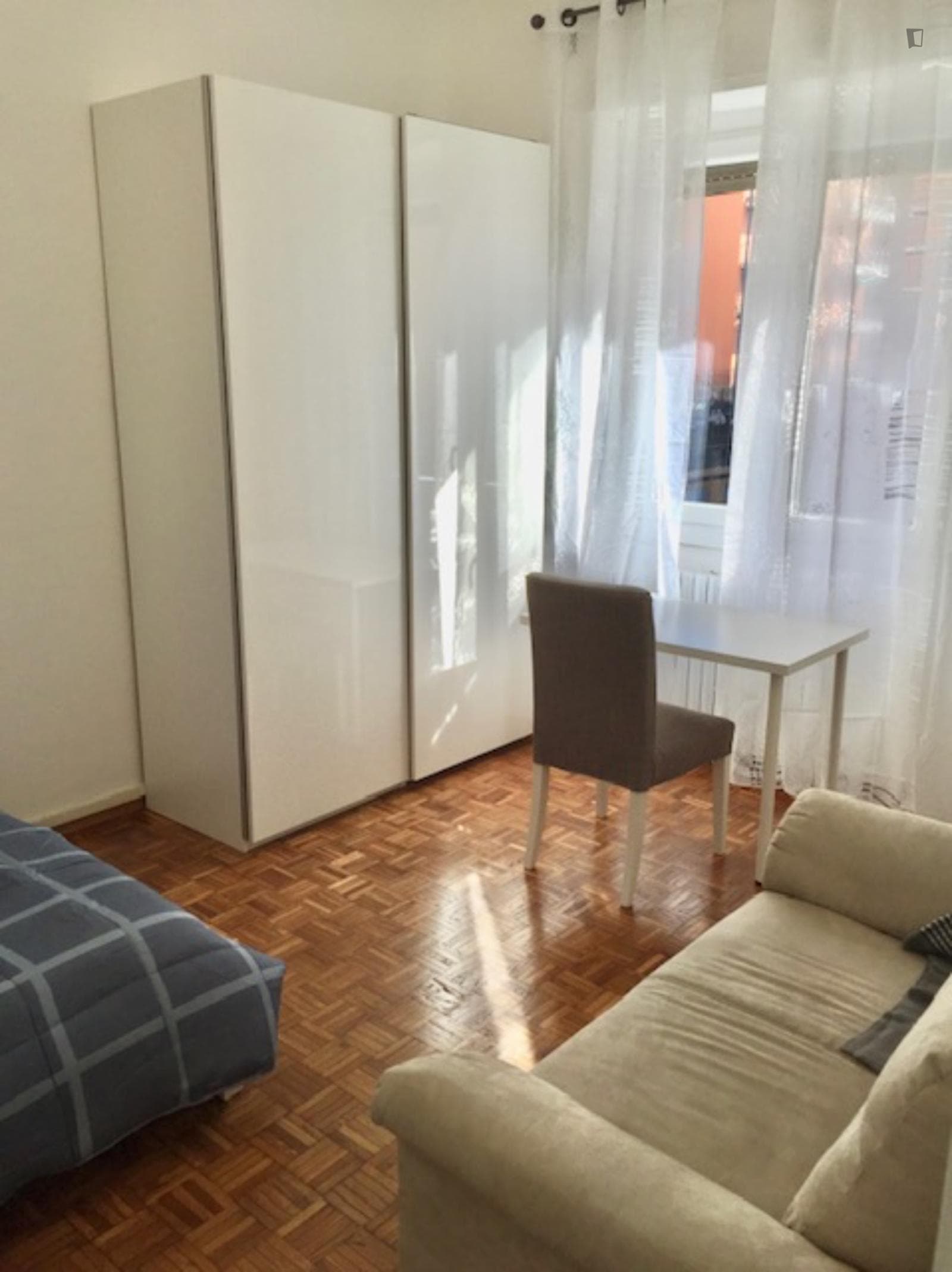 Double bedroom in a 2-bedroom apartment near Niguarda Centro tram stop photo 1