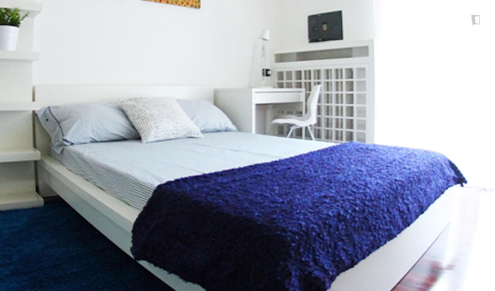Snug double bedroom close to Lampugnano metro station photo 1