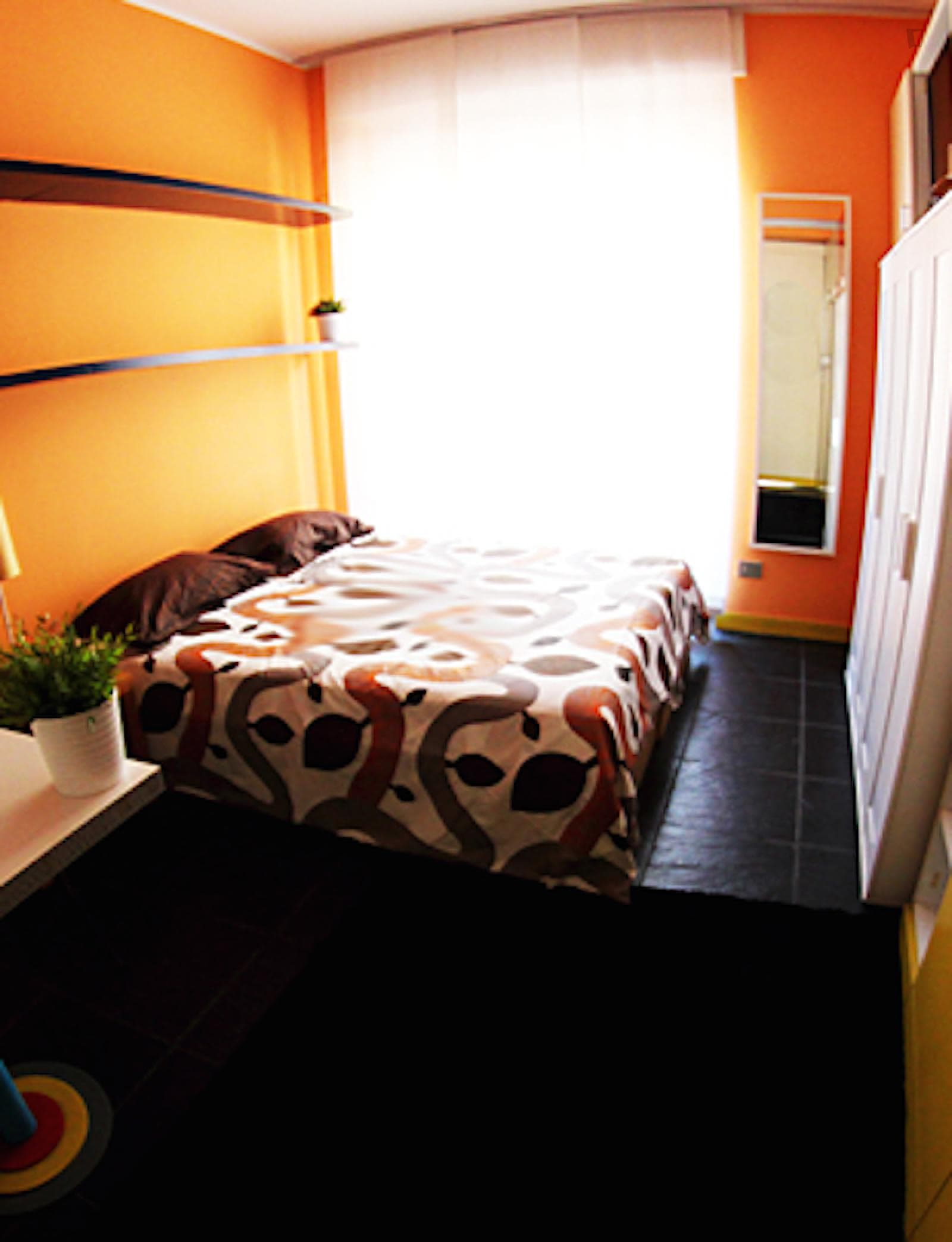 Alluring double bedroom close to Caiazzo metro station photo 1