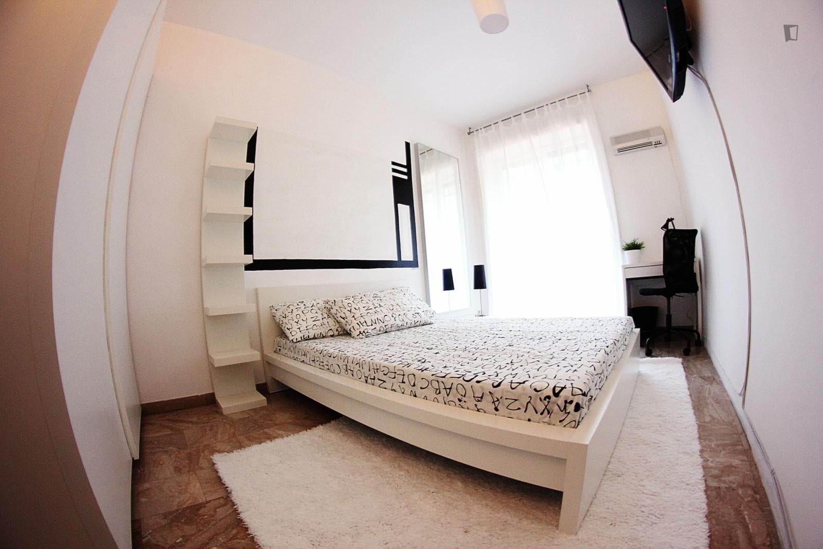 Bright double bedroom in residential Maggiolina photo 1