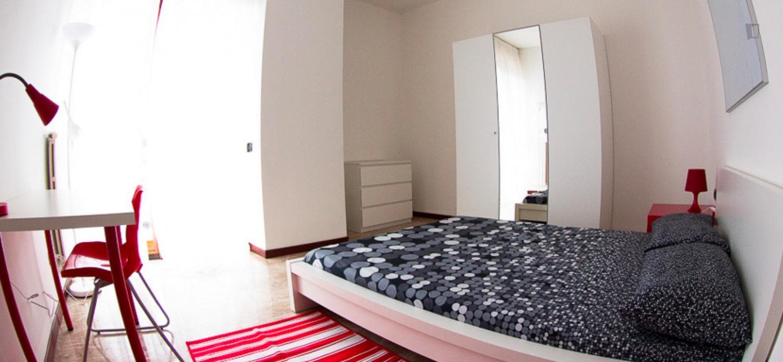 Lovely double bedroom in a 4-bedroom flat, in Primaticcio photo 1