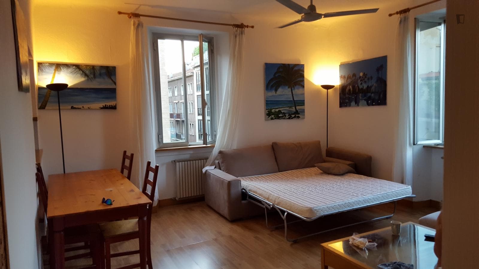 Single bedroom in 3-bedroom apartment photo 1