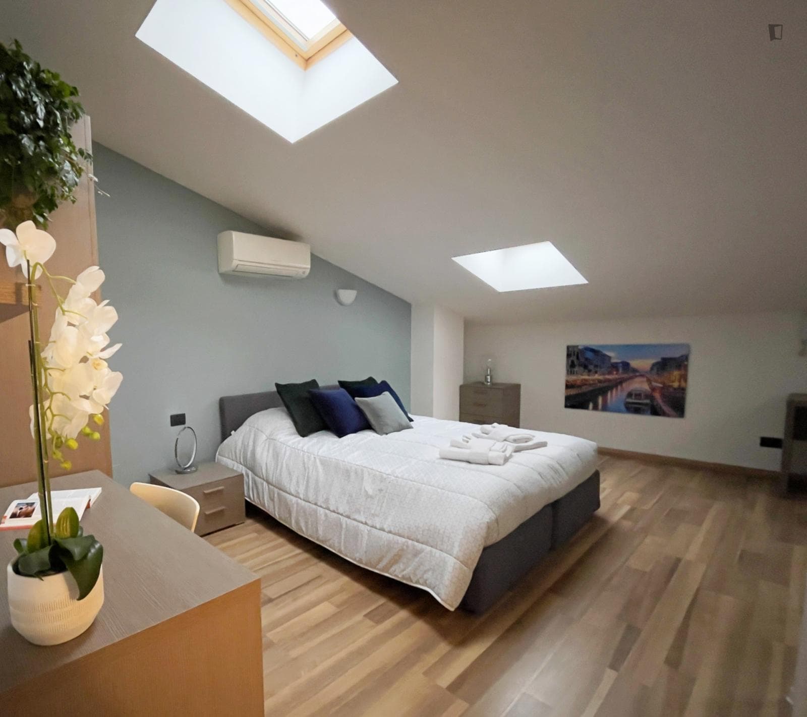 Comfortable One-bedroom flat on Two levels close to Politecnico photo 1