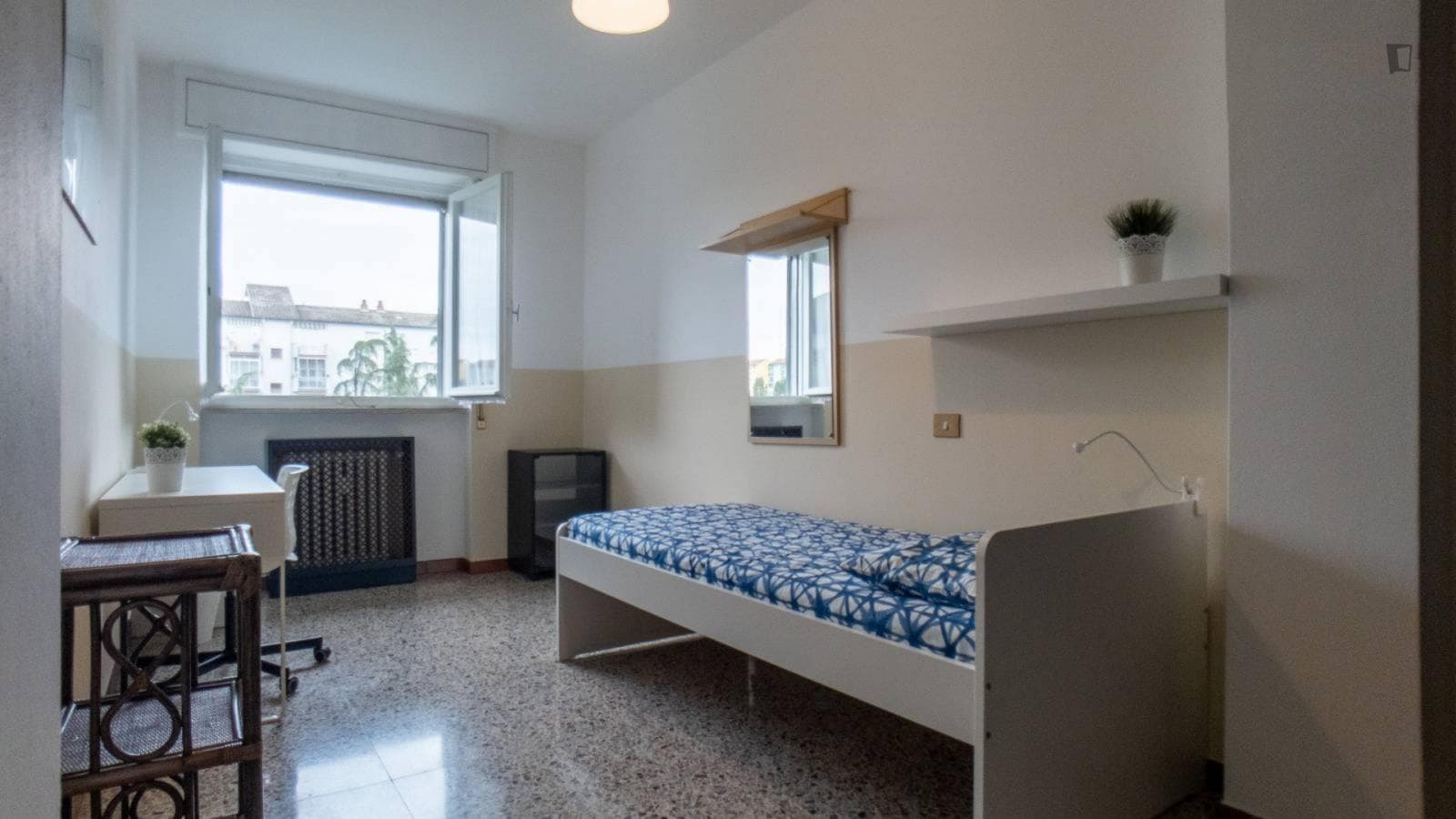 Luminous single bedroom close to Bisceglie metro station photo 1