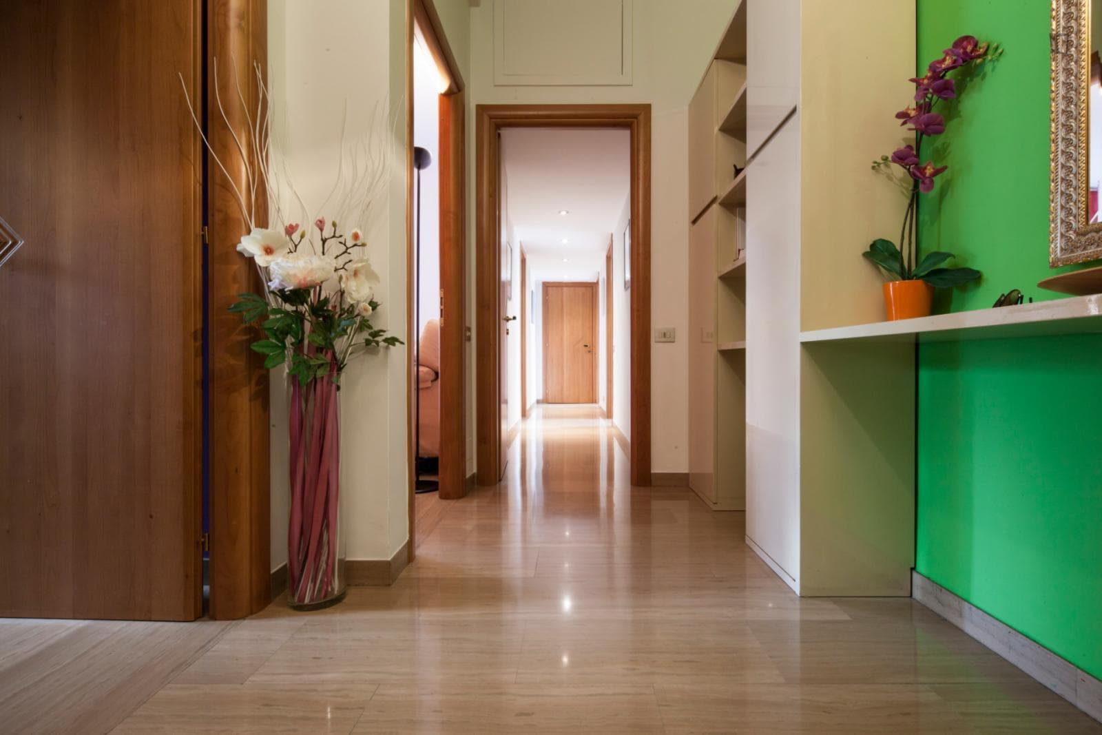 Sunny single bedroom in a 3-bedroom flat, in Bullona photo 1