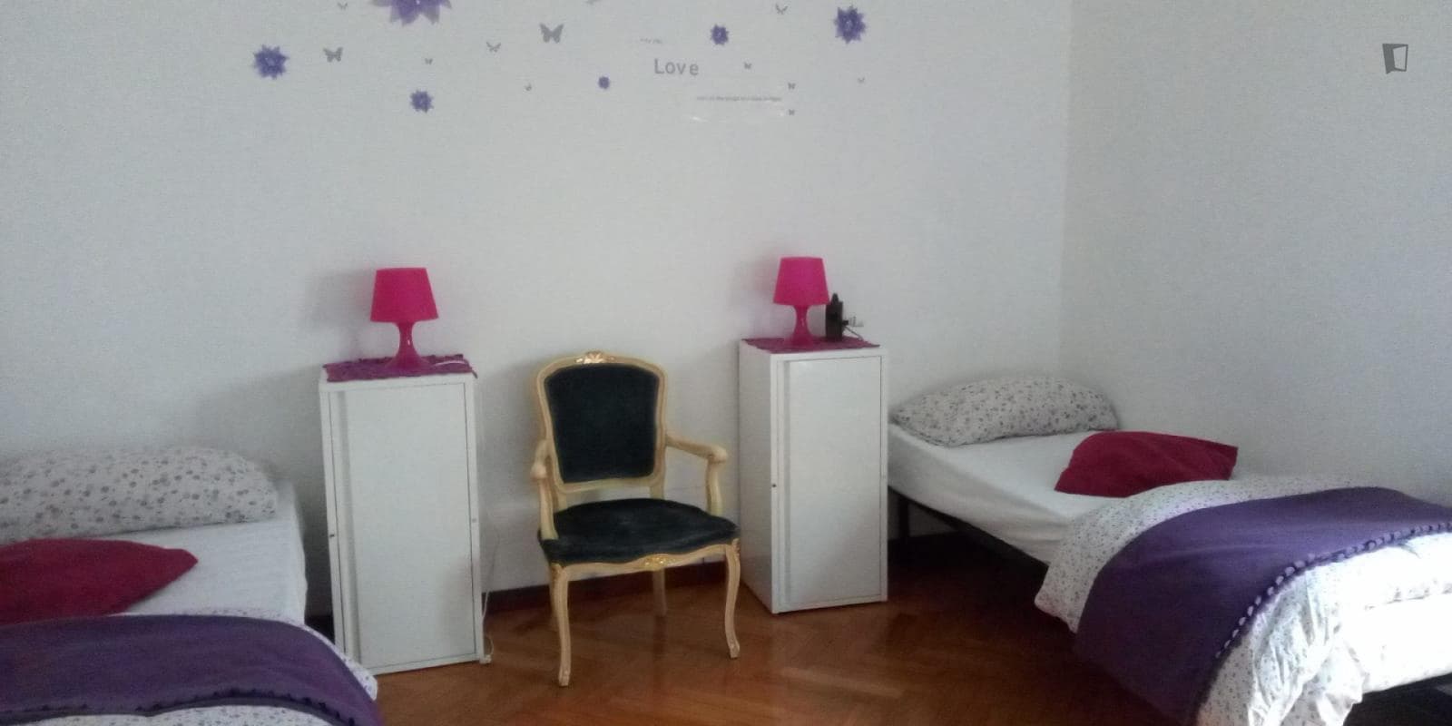 Single bed in a twin bedroom, in Porta Venezia neighbourhood photo 1