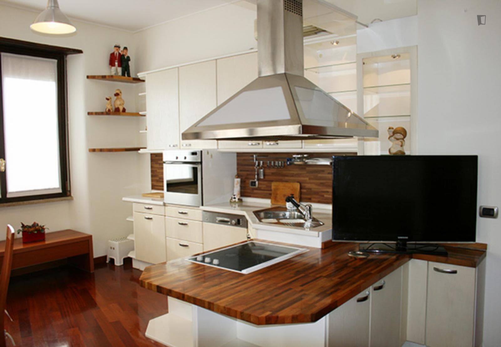 Nice 1-bedroom apartment near Piazza Vetra photo 1