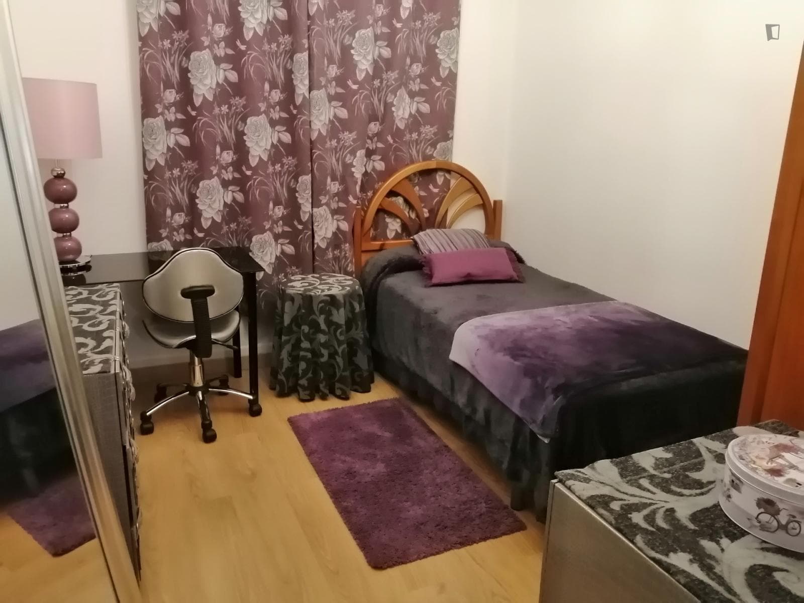 Single bedroom in a 5-bedroom apartment near Campo de San Francisco photo 1