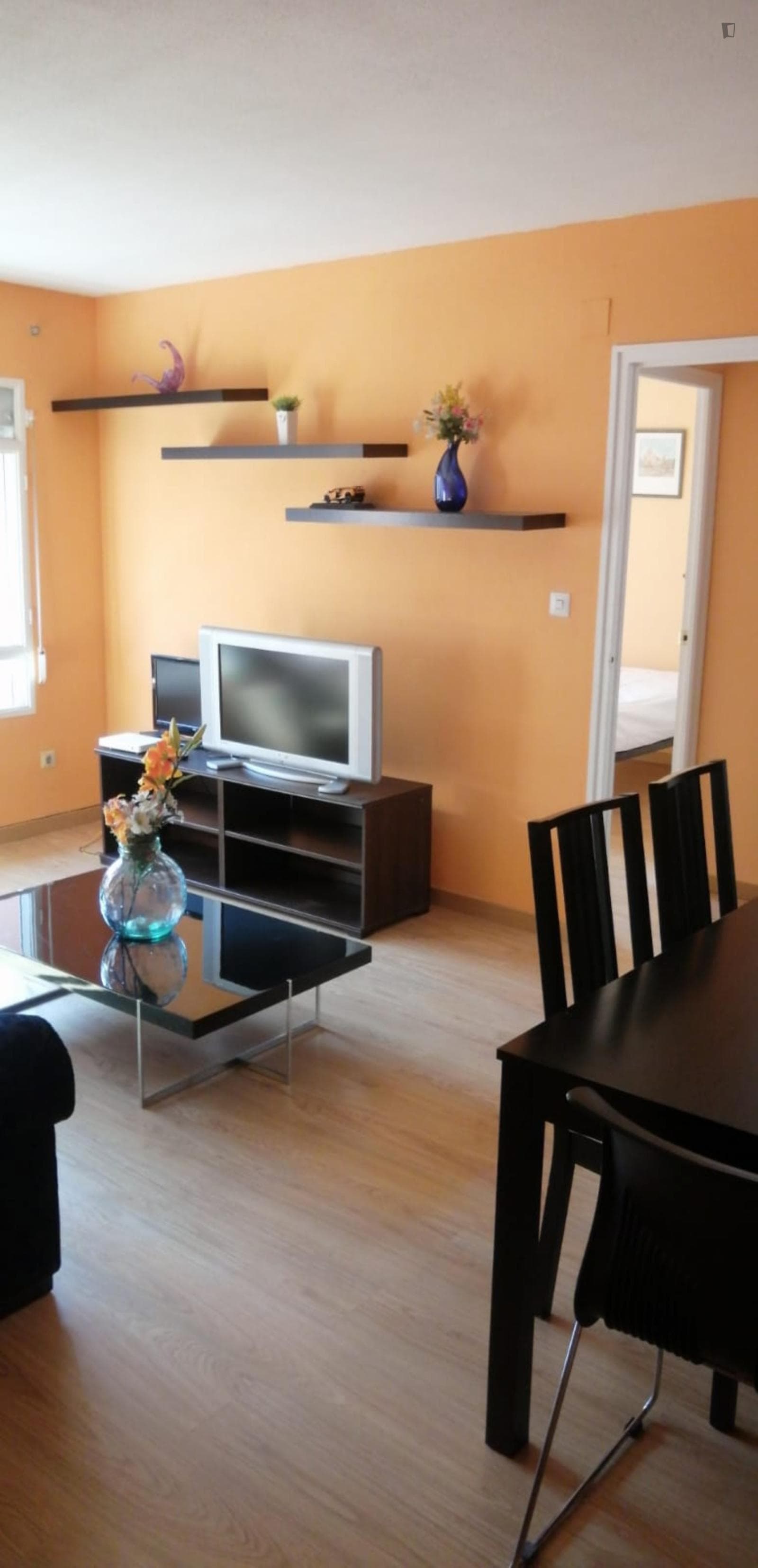 Beautiful twin bedroom in a 3-bedroom apartment near Plaza de Toros de Murcia photo 1