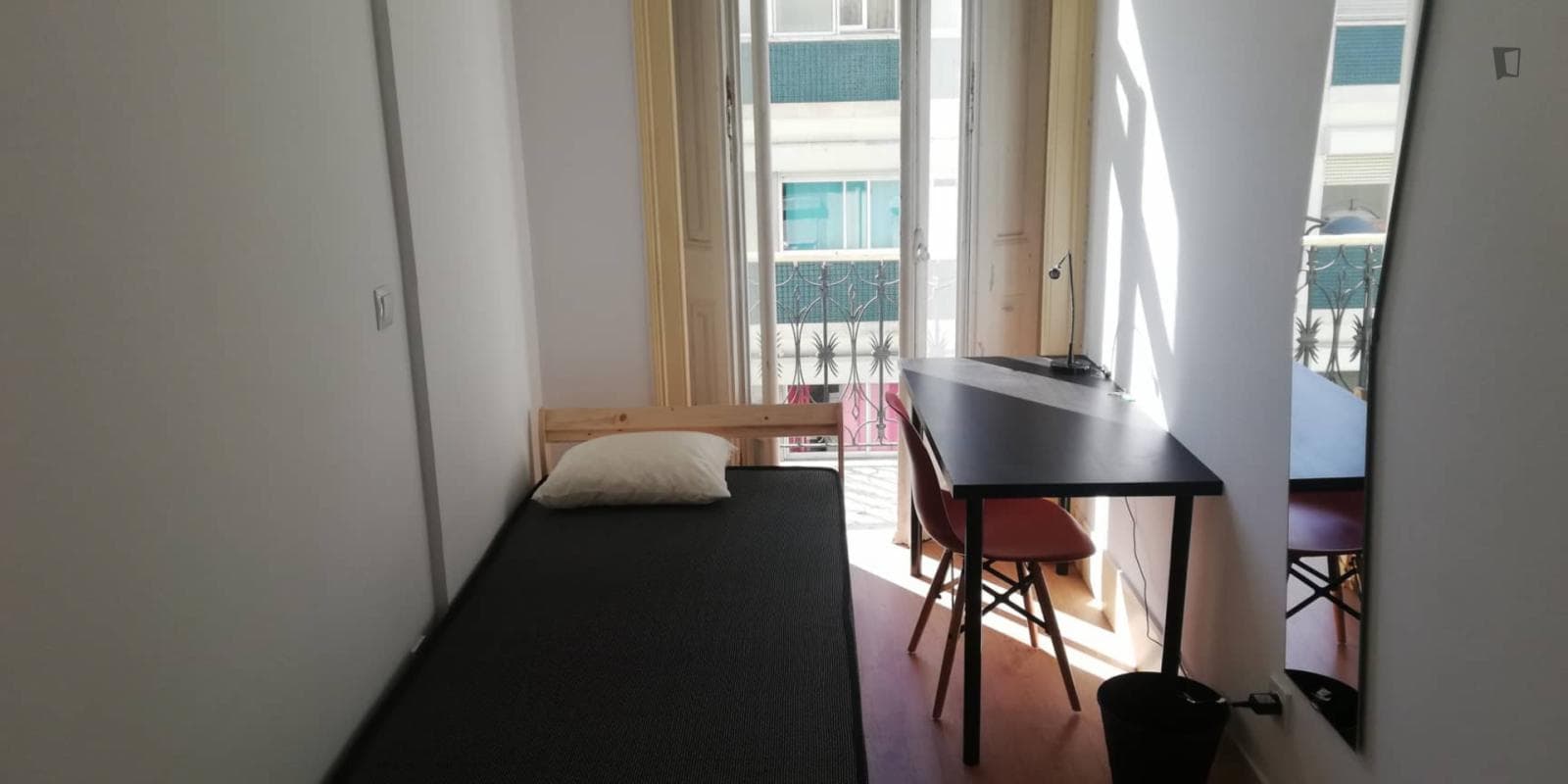 Cozy single bedroom near Intendente metro station photo 1