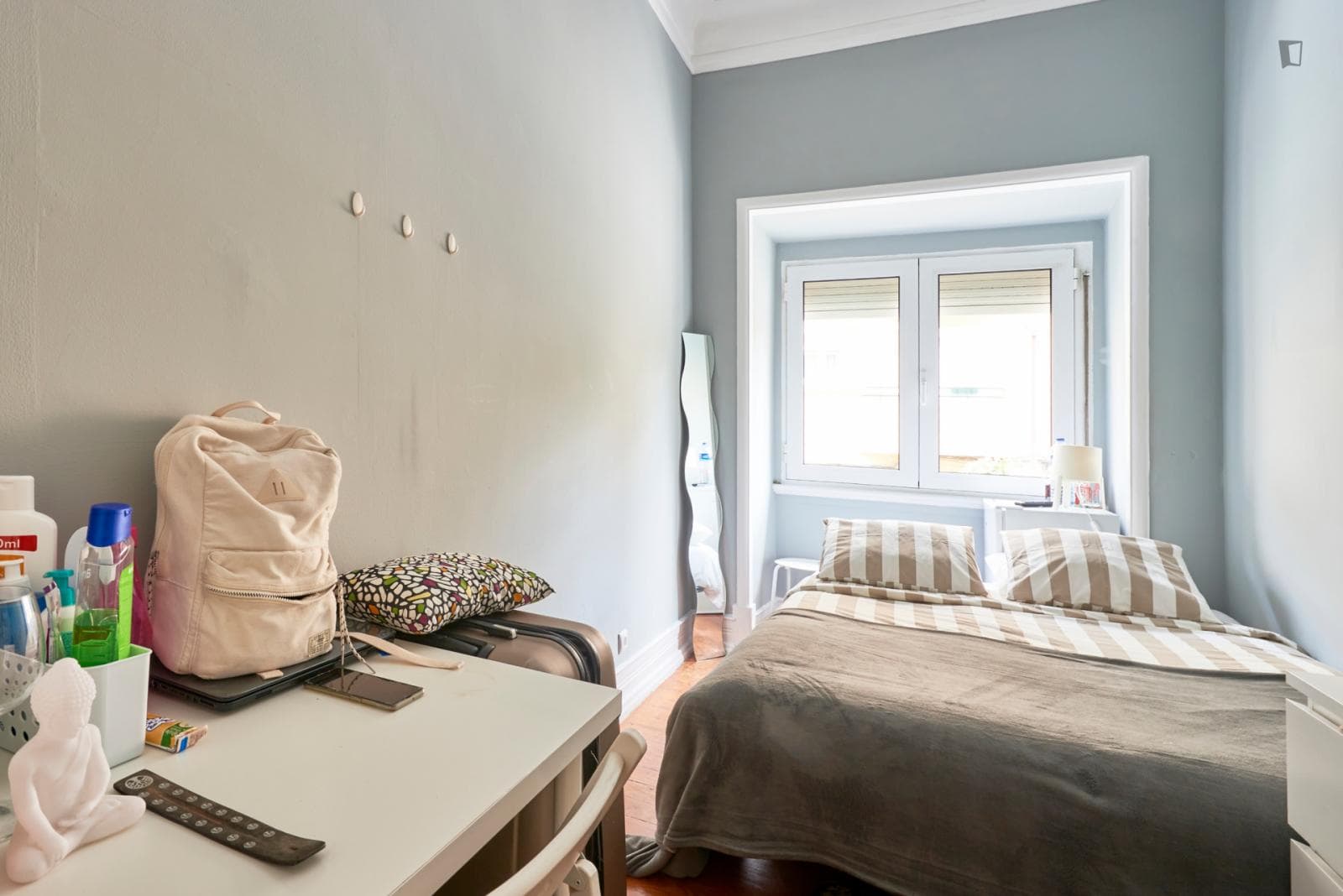 Lovely double bedroom near Jardim Fernando Pessa. This room is outside the house photo 1