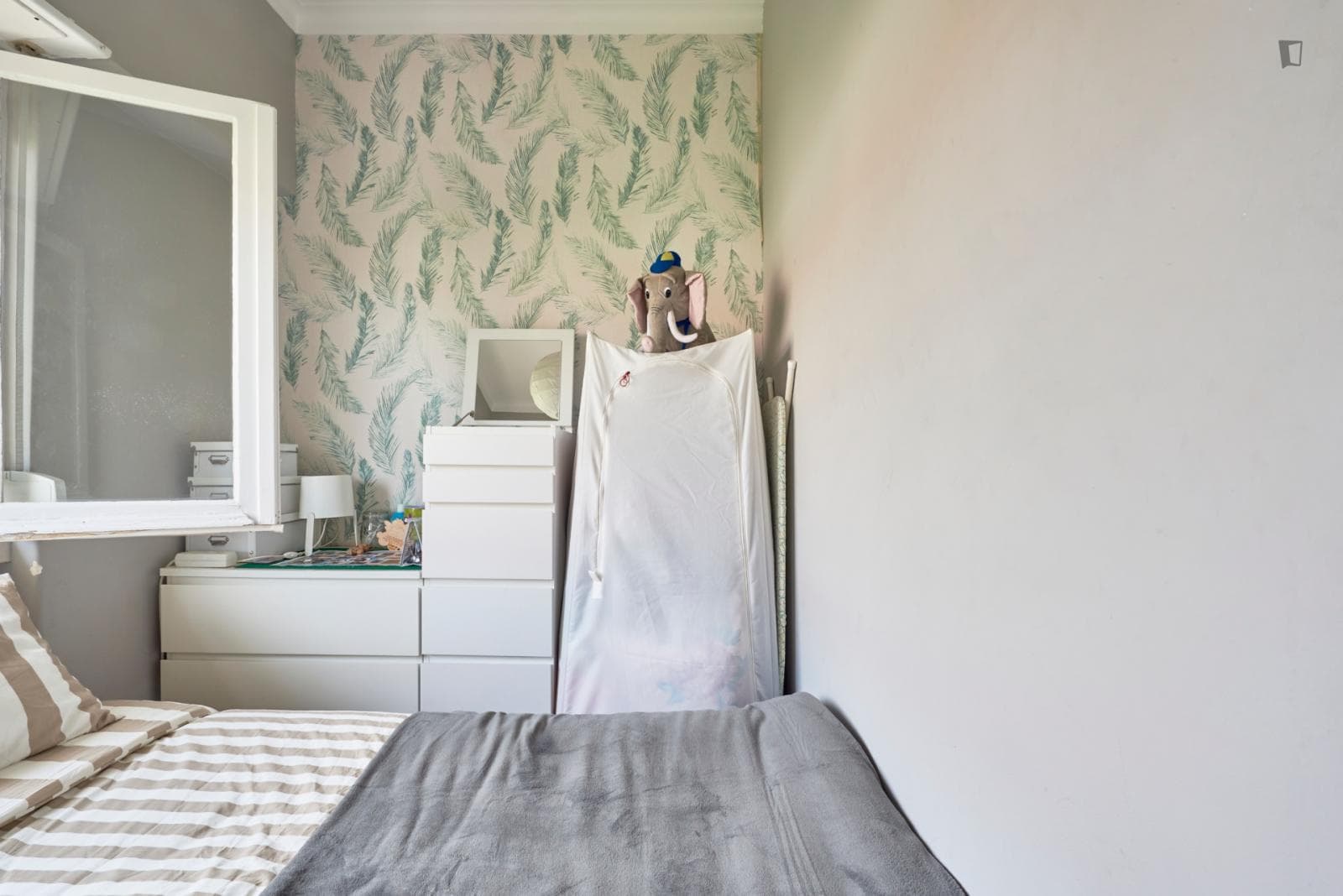 Lovely double bedroom near Jardim da Estrada dos Arneiros photo 1