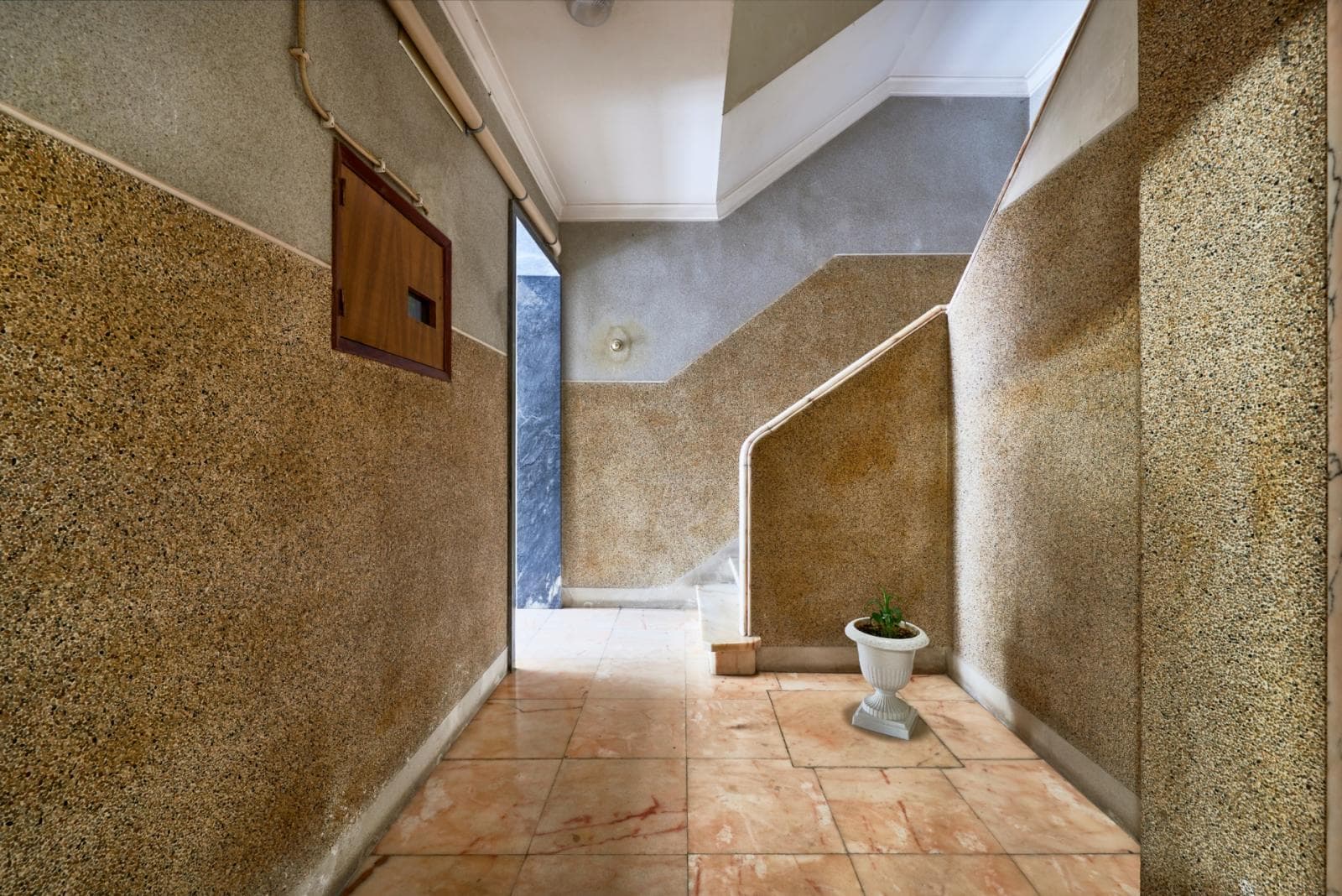 Charismatic double bedroom near the Alto dos Moinhos metro photo 1