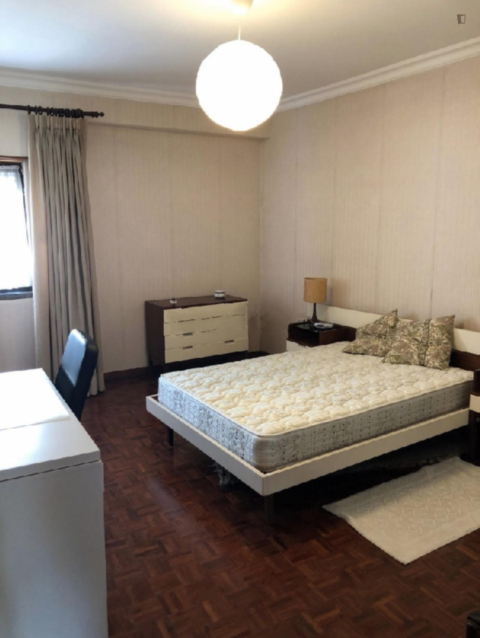 Pleasant double bedroom in Carcavelos photo 1