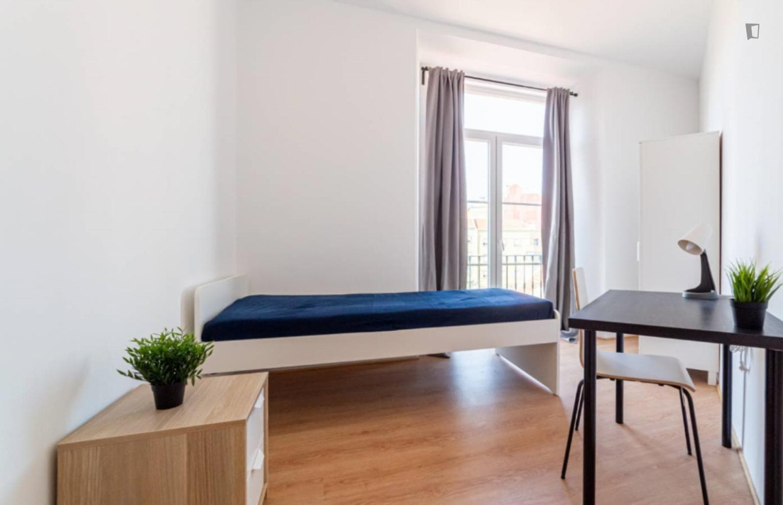 Enjoyable single bedroom in a student flat, in Benfica photo 1